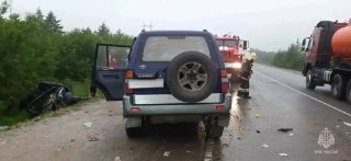 ДТП на ФАД «Колыма»: Пожарные спасают пострадавших